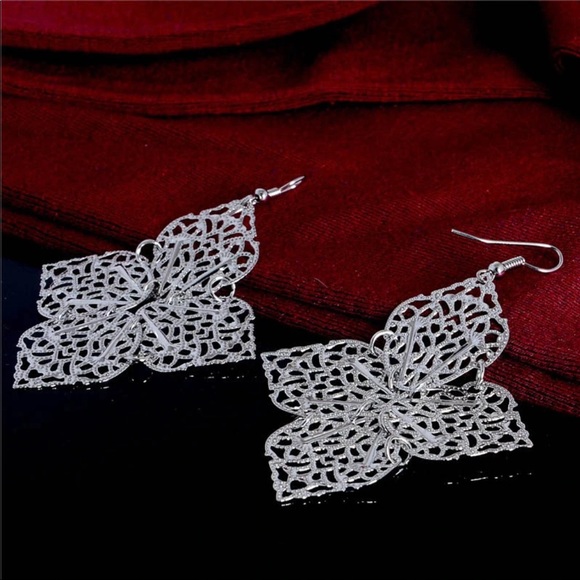 New BOHO filigree silver tone earrings - Picture 4 of 5